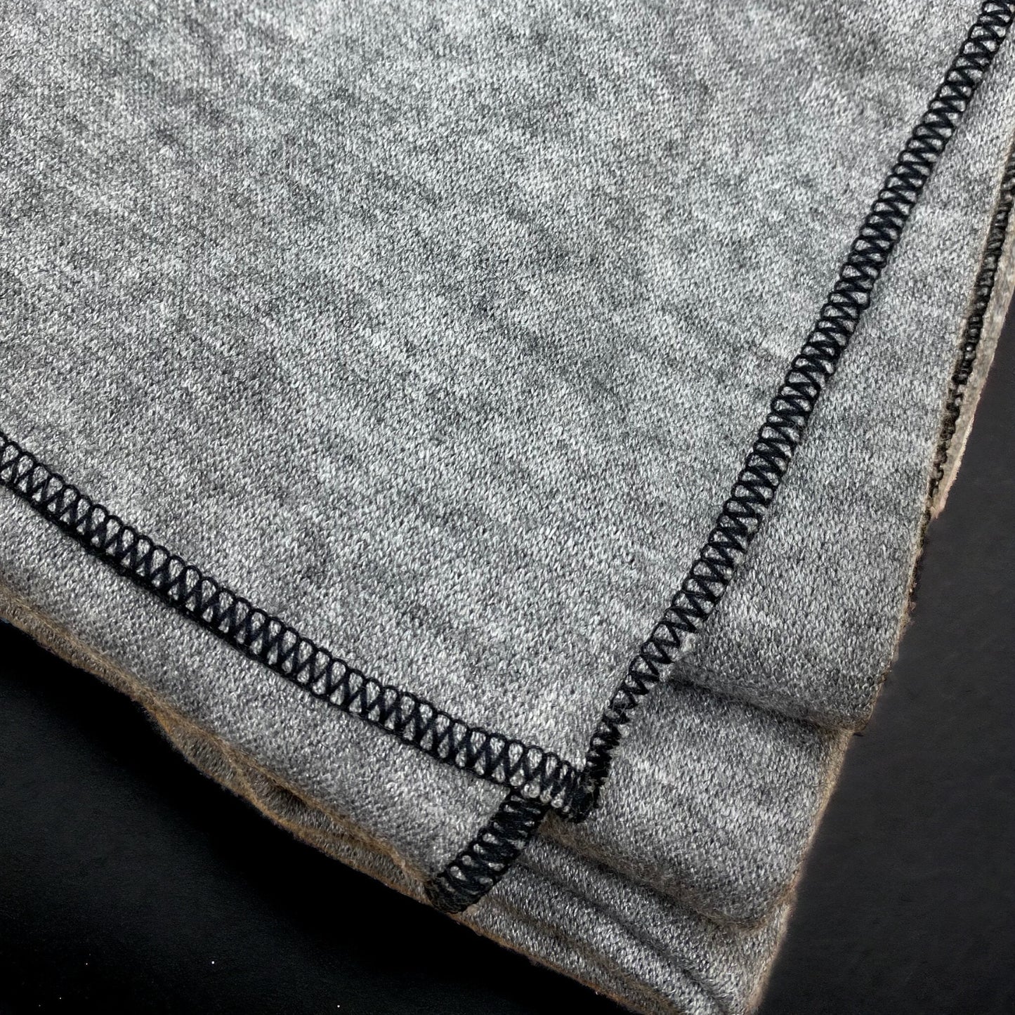 Poncho Grau / Schwarz