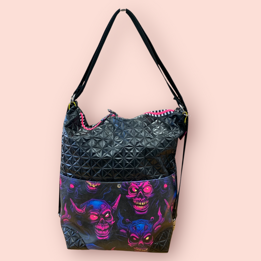 Rookie 2 in 1 Rucksack Tasche Lack schwarz & Skulls